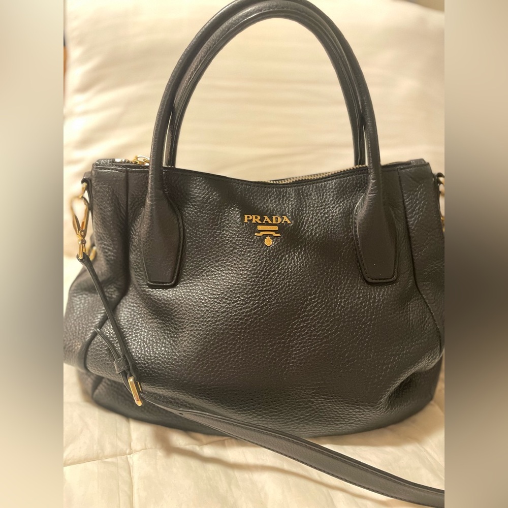 PRADA Vitello Daino Tote black leather with crossbody strap great condition